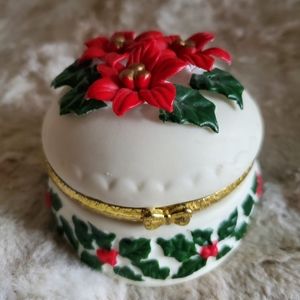 20/$30 Vintage Christmas Trinket Dish with Lid  Ceramic Poinsettia Trinket